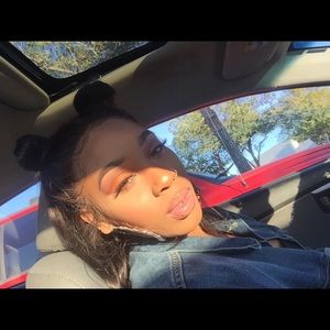 Meet your Posher, Max